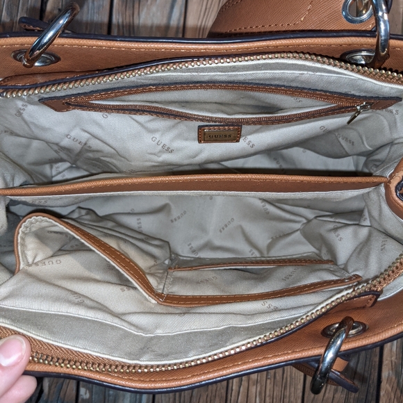 Guess Shoulder Bag - Picture 12 of 14